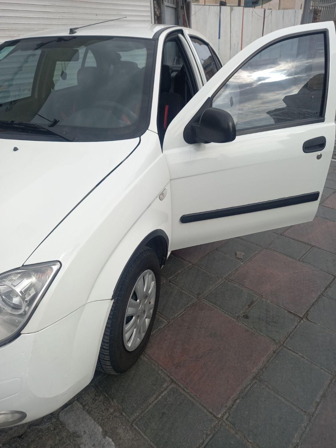 تیبا صندوق دار SX - 1400