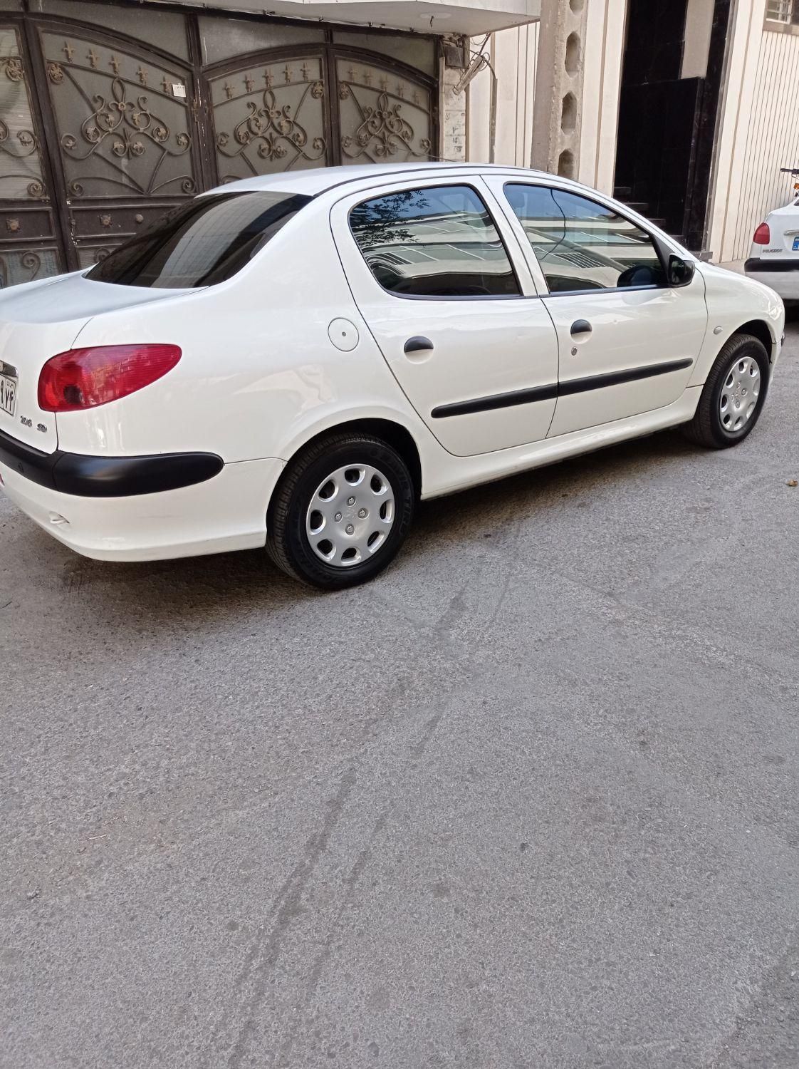 پژو ۲۰۶ صندوق دار v8 - 1394