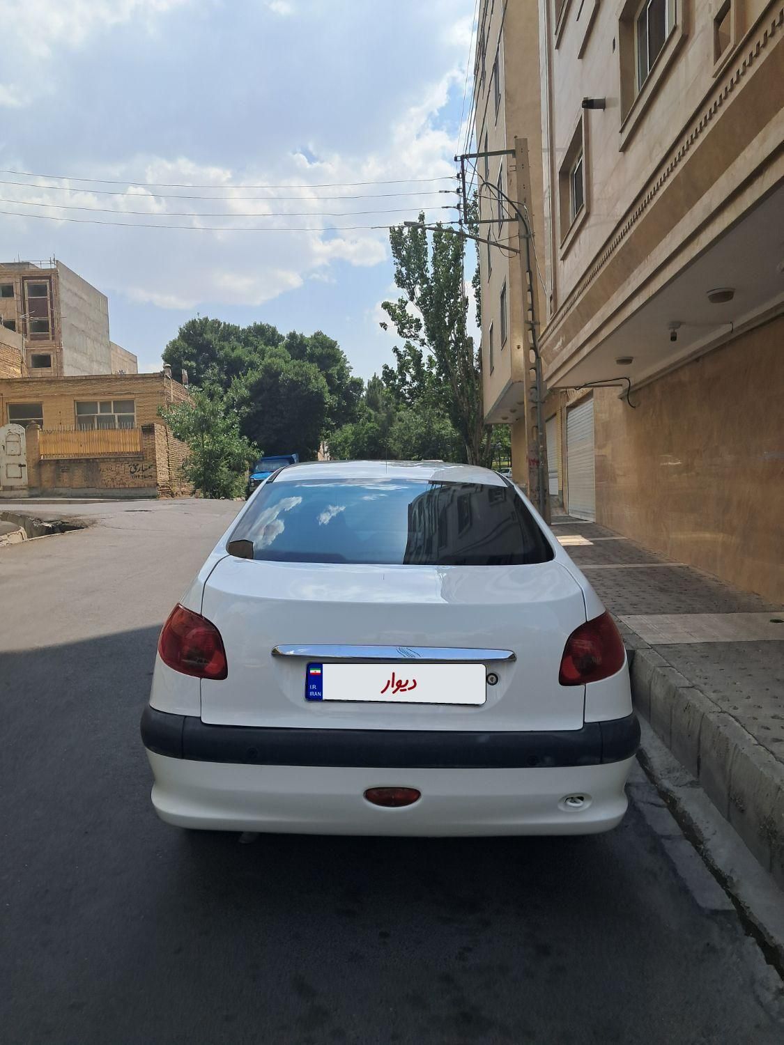 پژو ۲۰۶ صندوق دار v8 - 1393