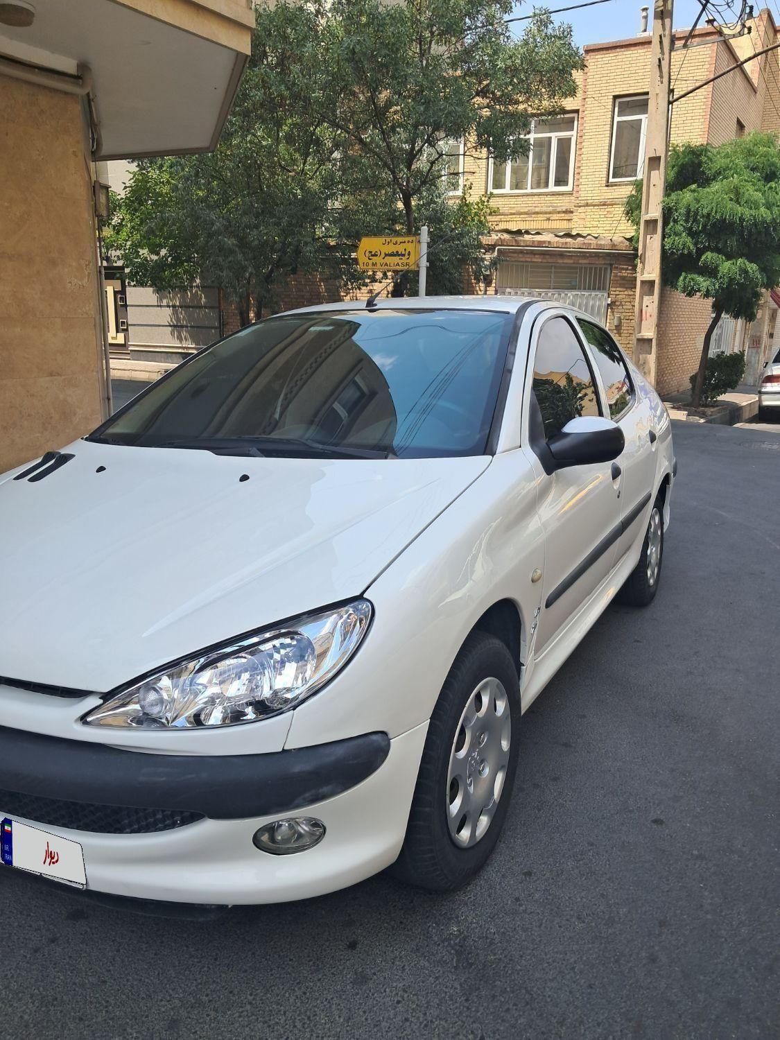 پژو ۲۰۶ صندوق دار v8 - 1393
