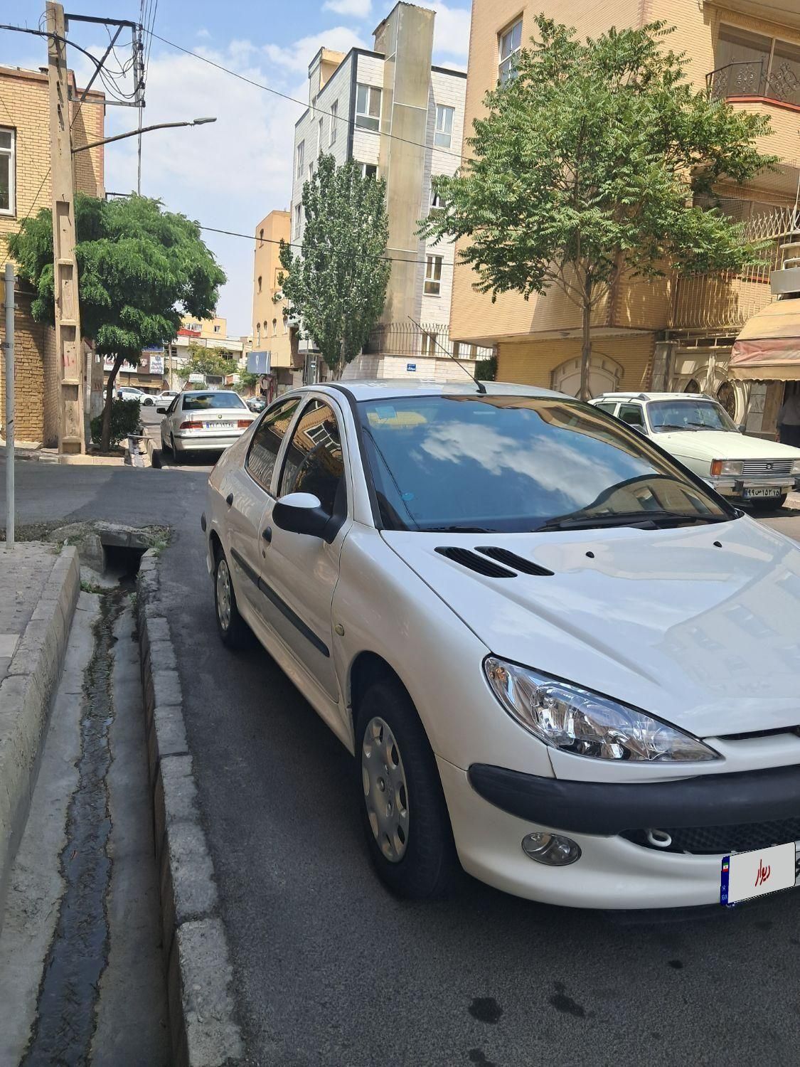 پژو ۲۰۶ صندوق دار v8 - 1393