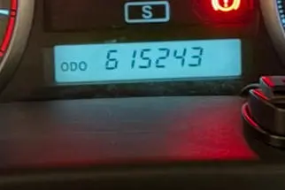 تویوتا لندکروز GXR نسل ۵ - 2011