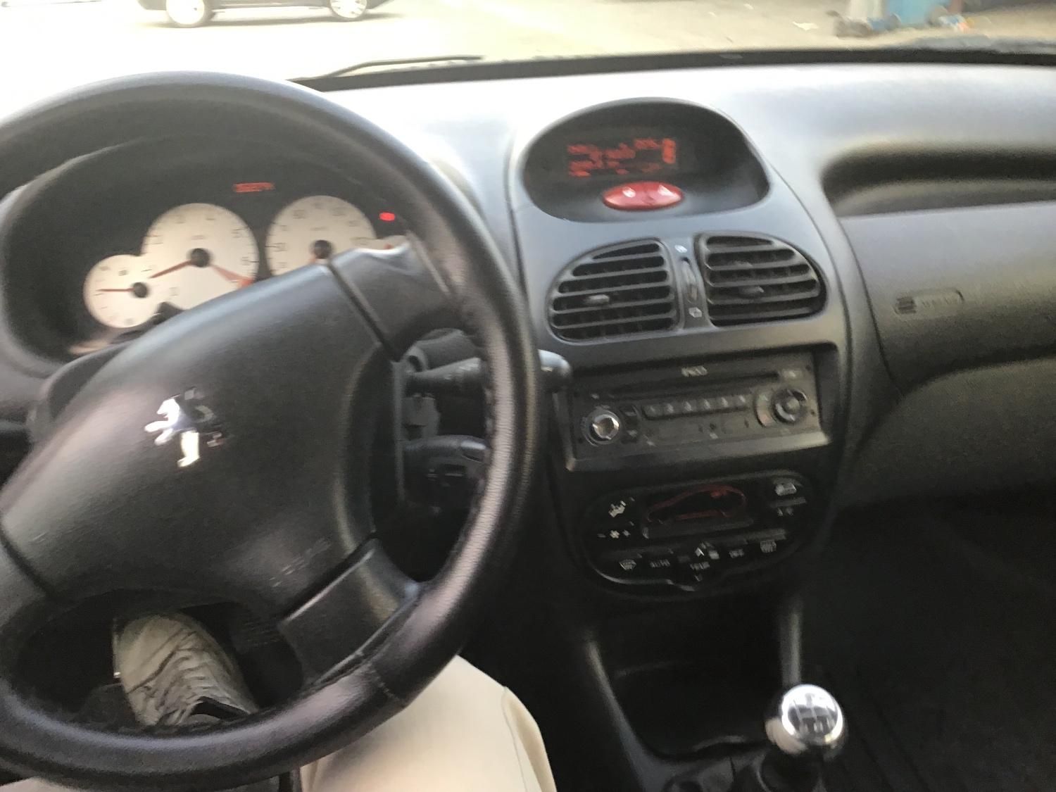 پژو ۲۰۶ صندوق دار v8 - 1394