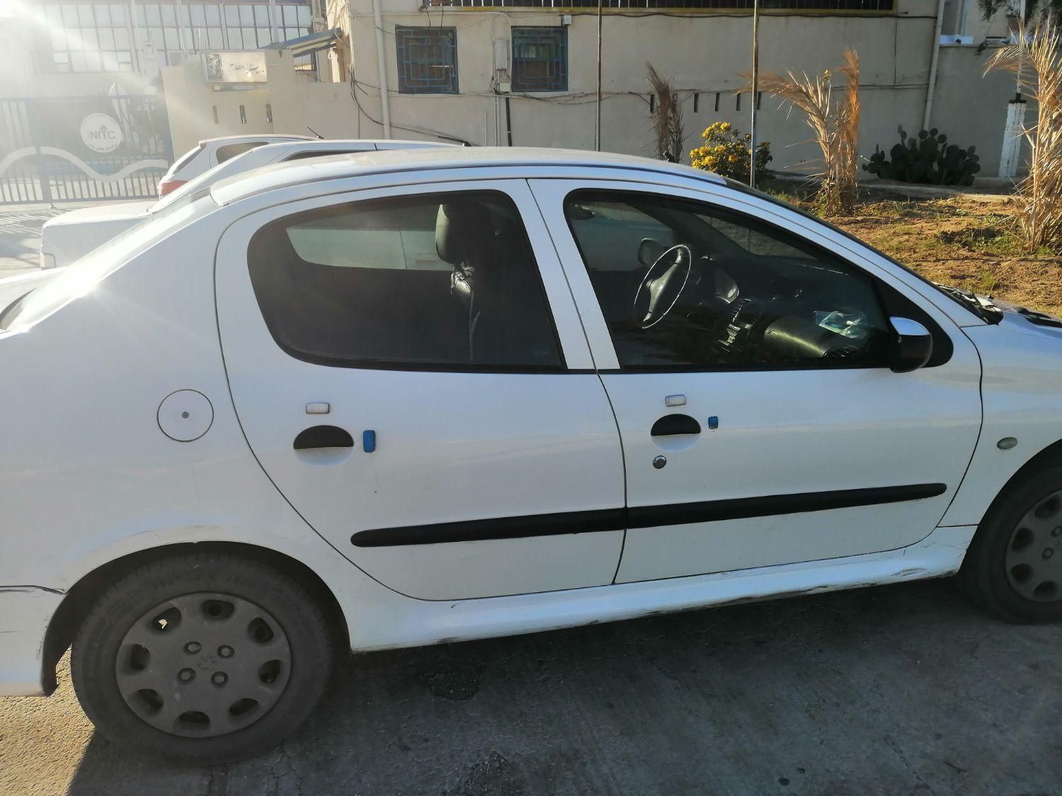 پژو ۲۰۶ صندوق دار v8 - 1393