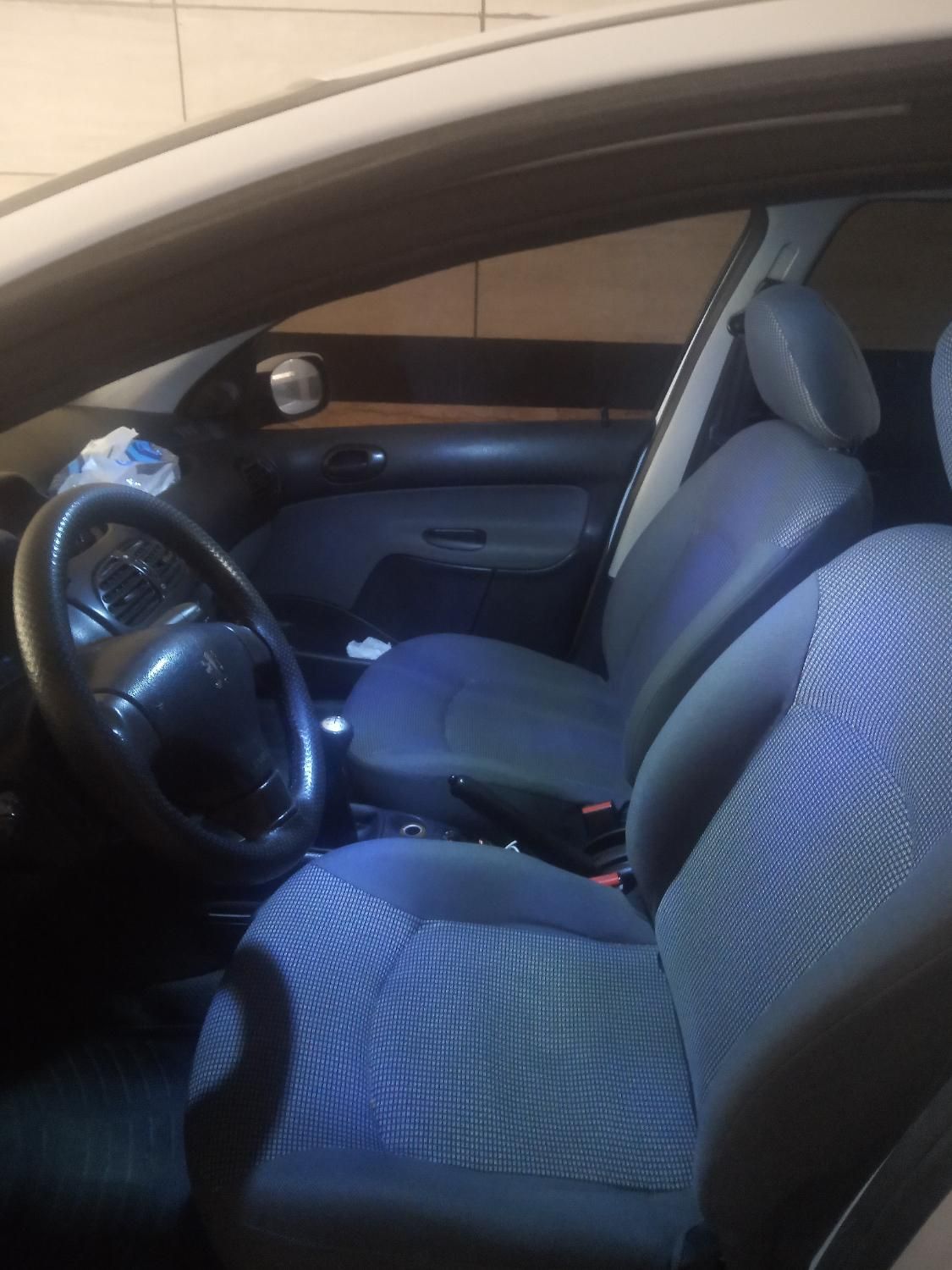 پژو ۲۰۶ صندوق دار v8 - 1397