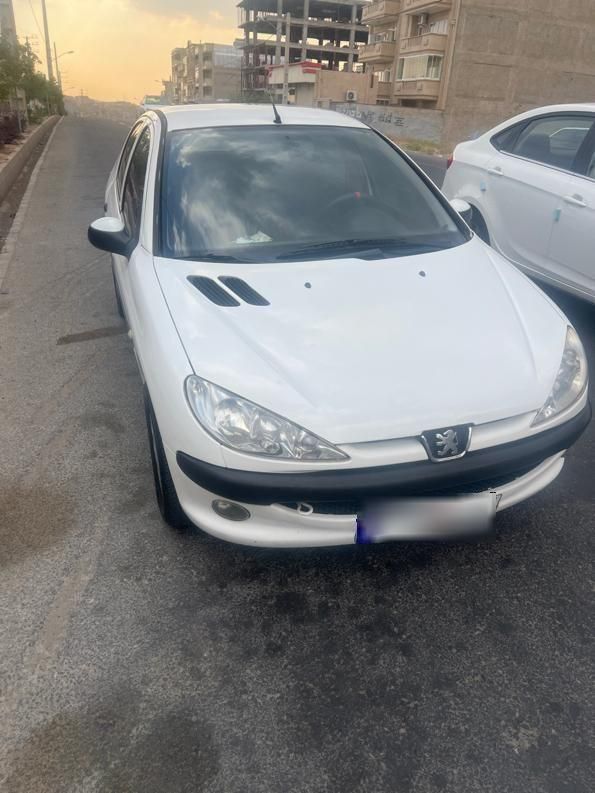 پژو ۲۰۶ صندوق دار v8 - 1392