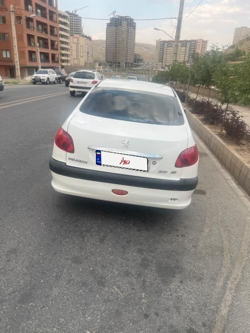 پژو ۲۰۶ صندوق دار v8 - 1392