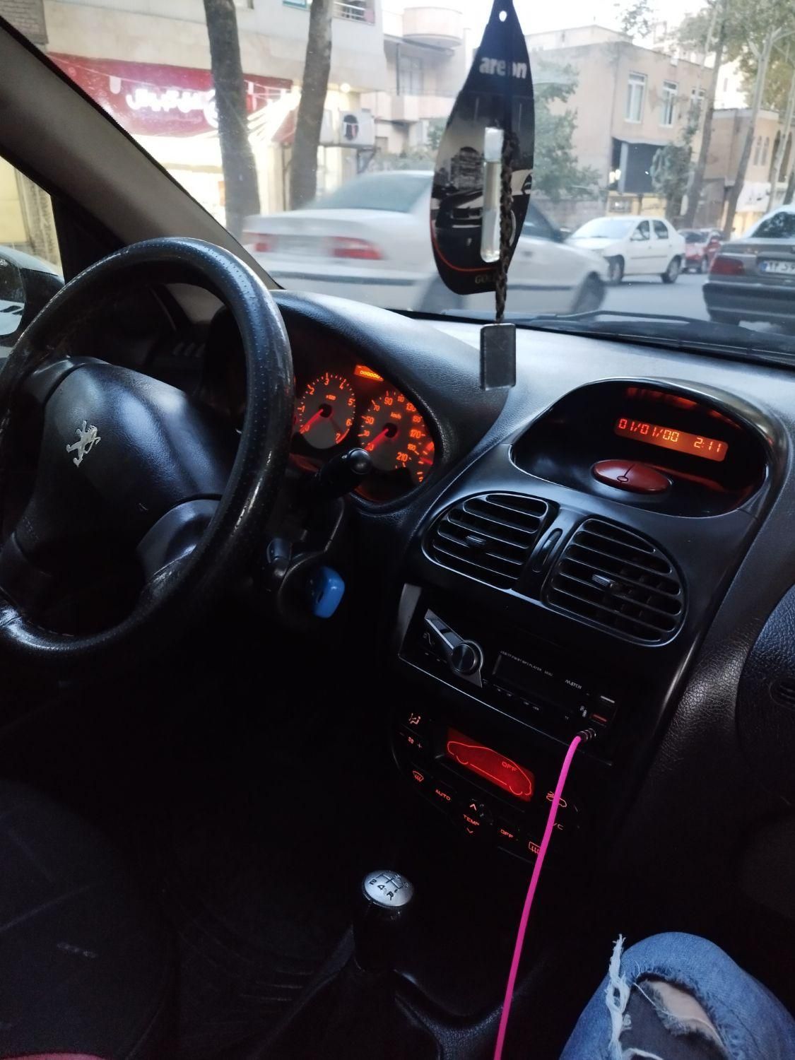 پژو ۲۰۶ صندوق دار v8 - 1390