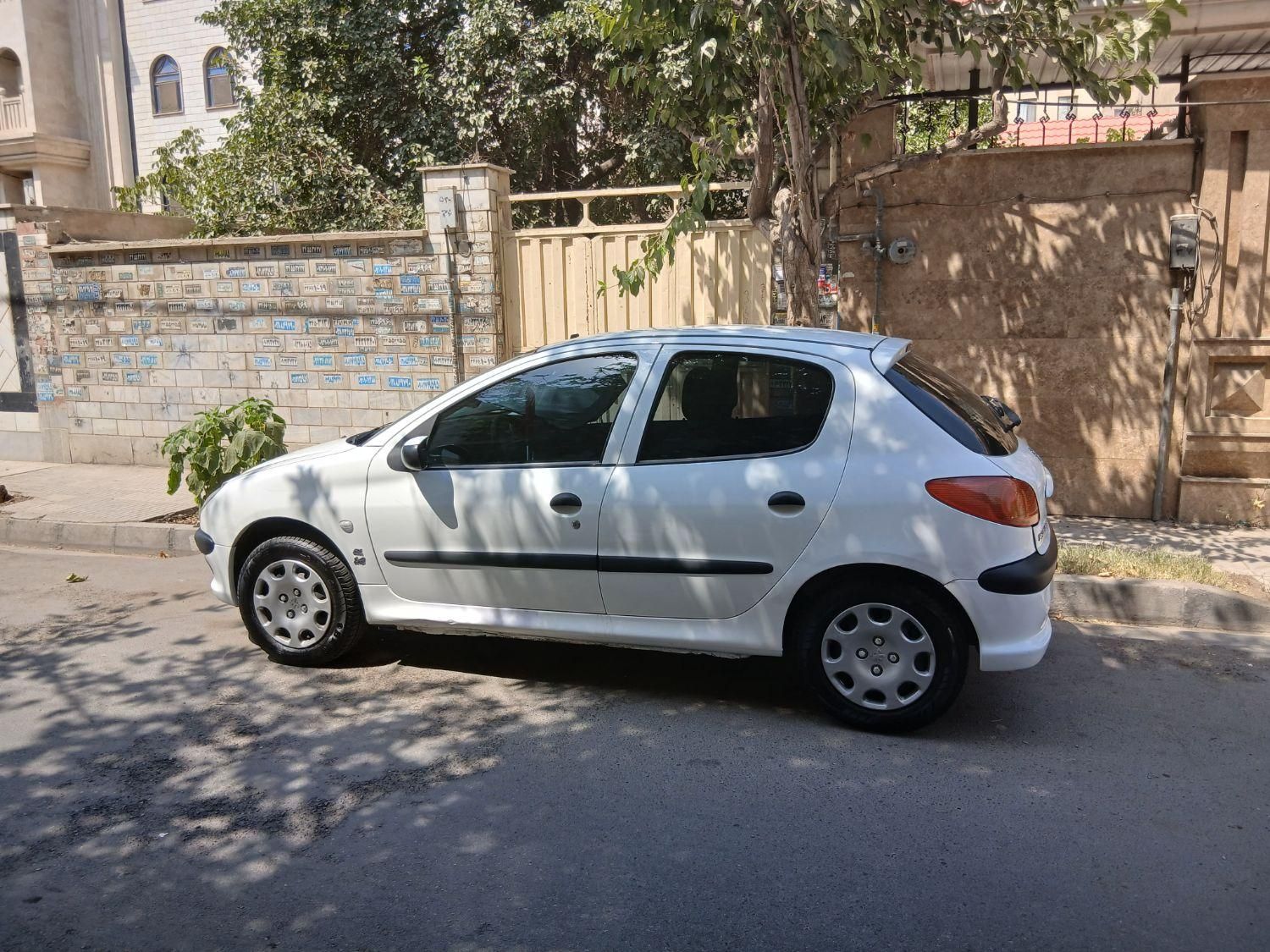 پژو 206 تیپ 2 - 1395