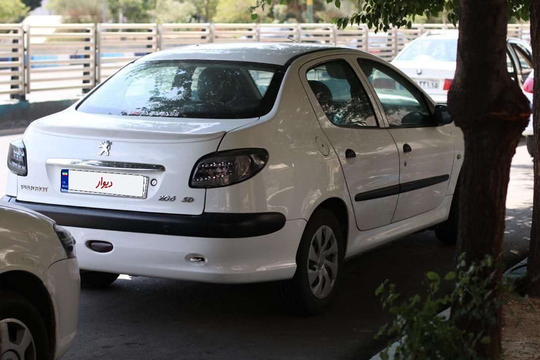 پژو ۲۰۶ صندوق دار v8 - 1394