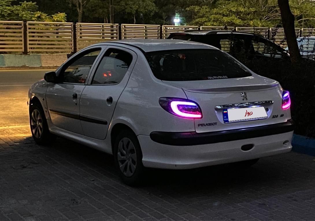 پژو ۲۰۶ صندوق دار v8 - 1394