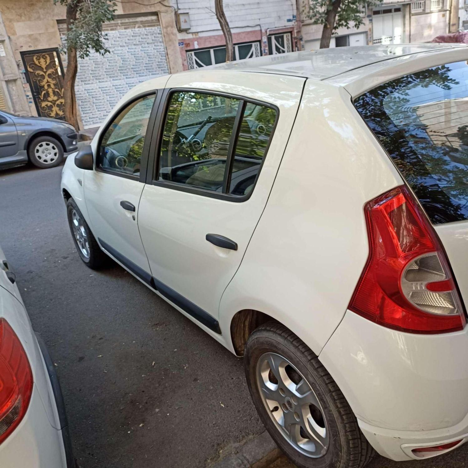 رنو ساندرو دنده ای - 1396