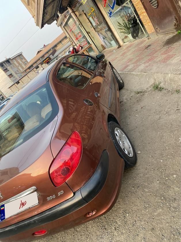 پژو ۲۰۶ صندوق دار v8 - 1389