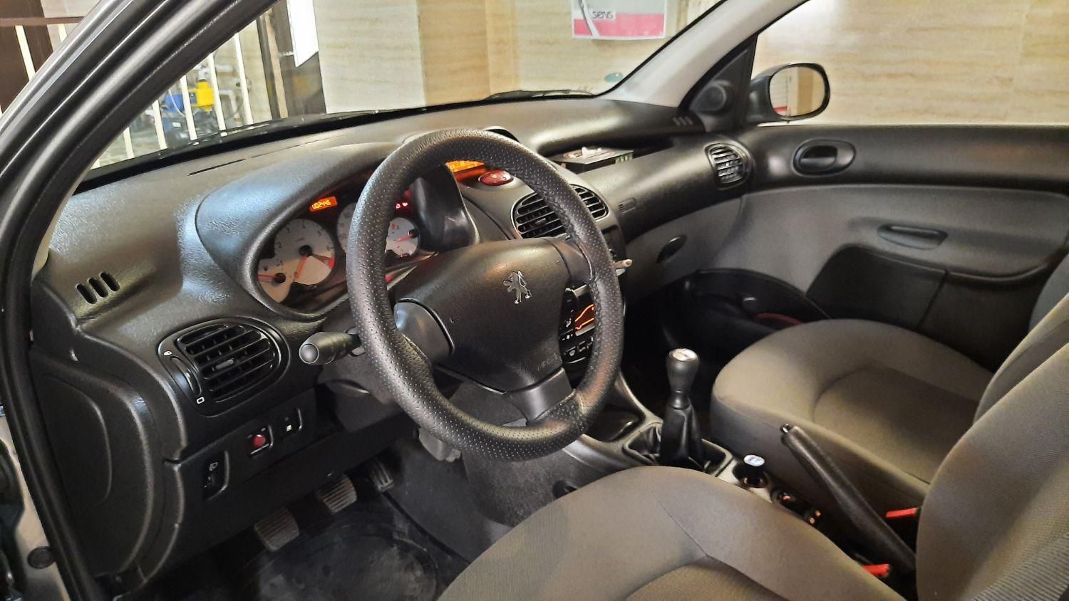 پژو ۲۰۶ صندوق دار v8 - 1399