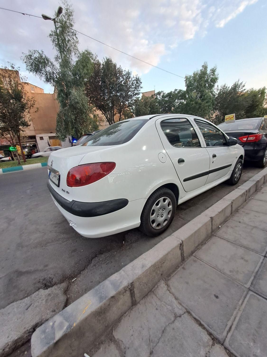 پژو ۲۰۶ صندوق دار v8 - 1397