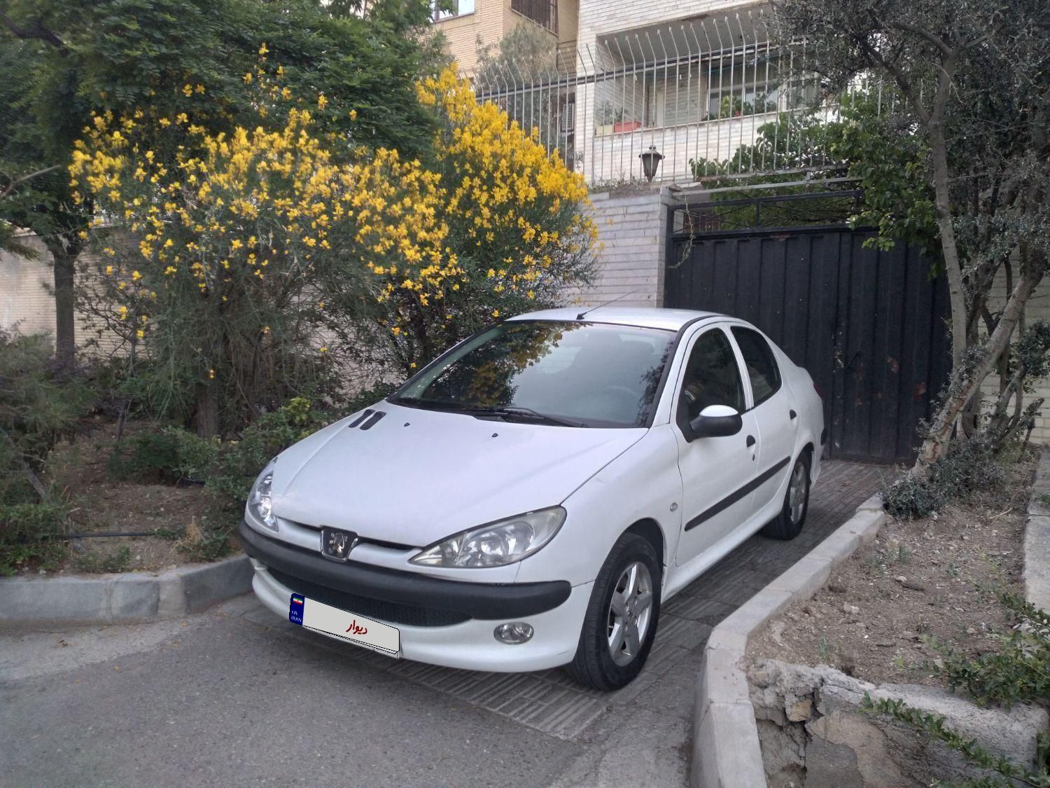 پژو ۲۰۶ صندوق دار v8 - 1397