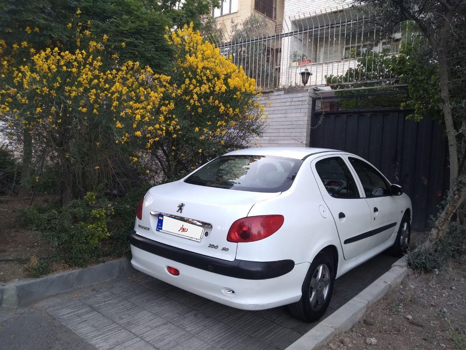 پژو ۲۰۶ صندوق دار v8 - 1397