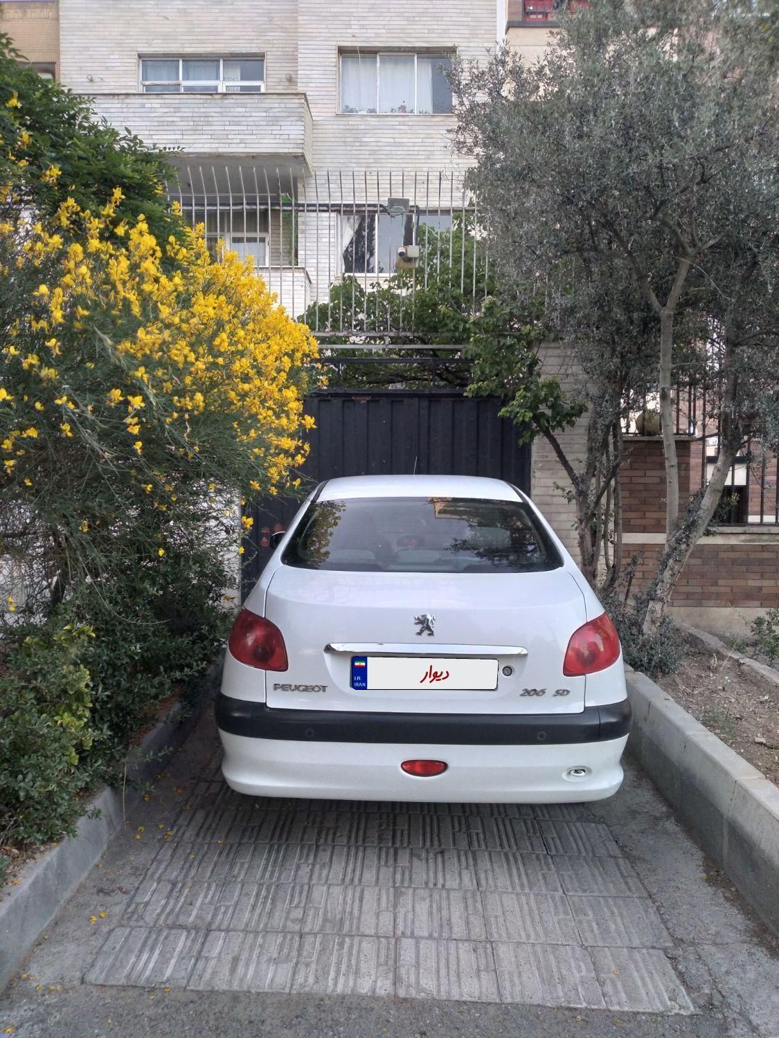 پژو ۲۰۶ صندوق دار v8 - 1397