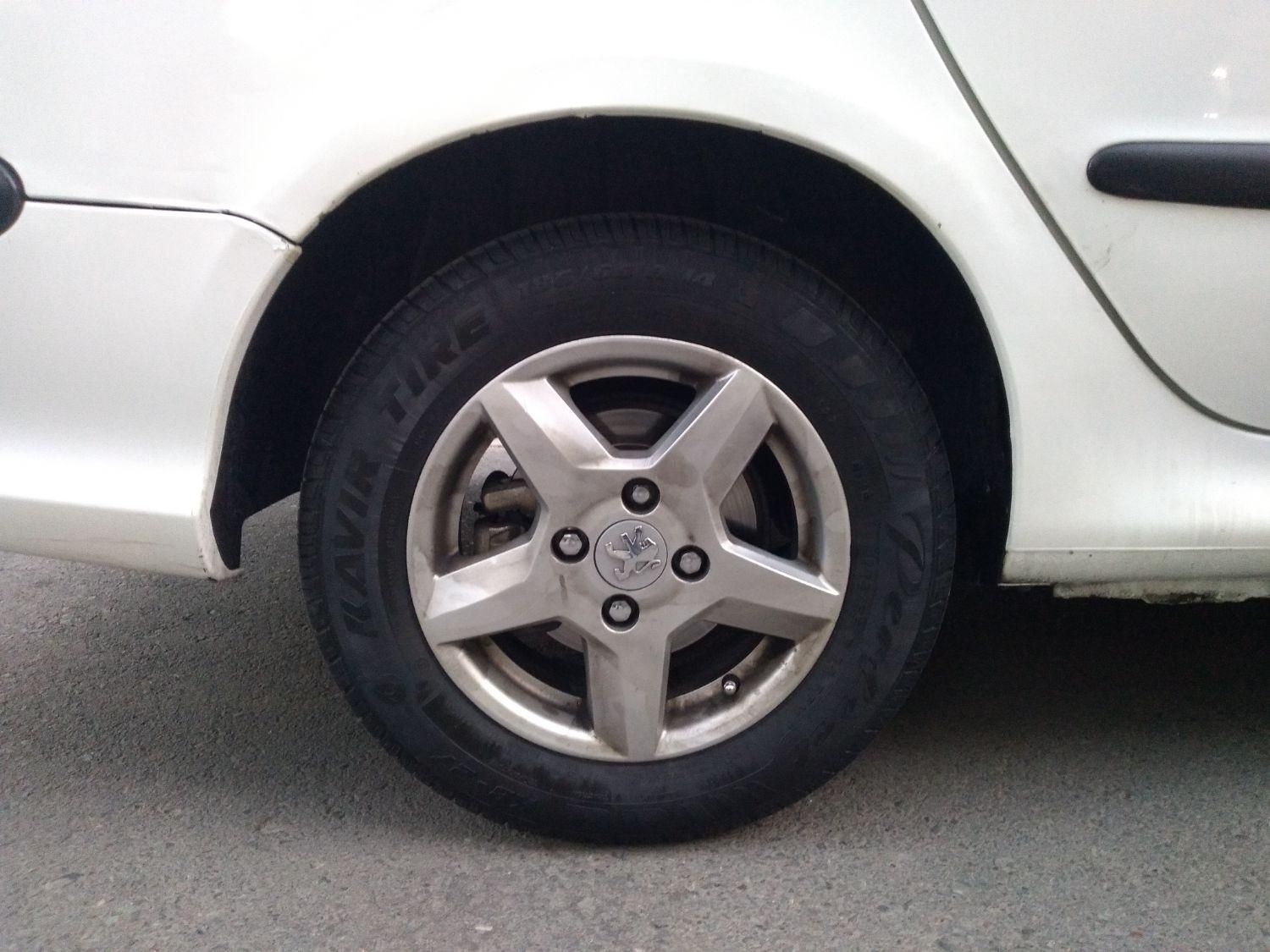 پژو ۲۰۶ صندوق دار v8 - 1397