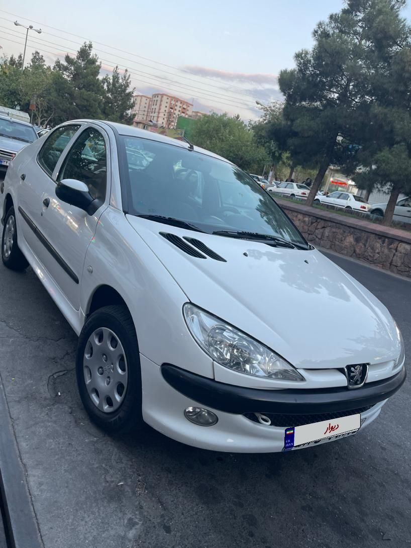 پژو ۲۰۶ صندوق دار v8 - 1395