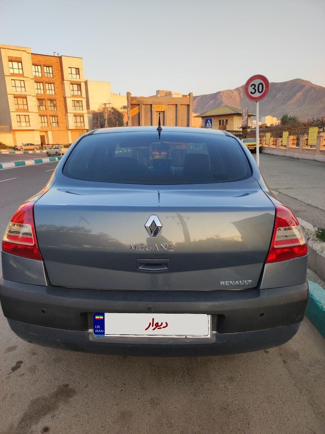 رنو مگان پارس خودرو 1600 E1 - 1388