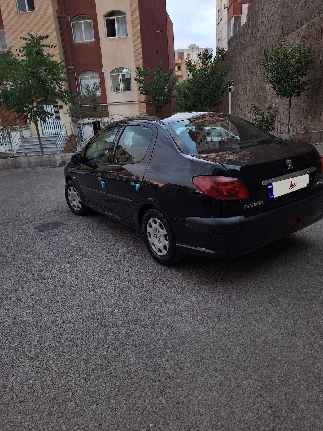 پژو ۲۰۶ صندوق دار v8 - 1386