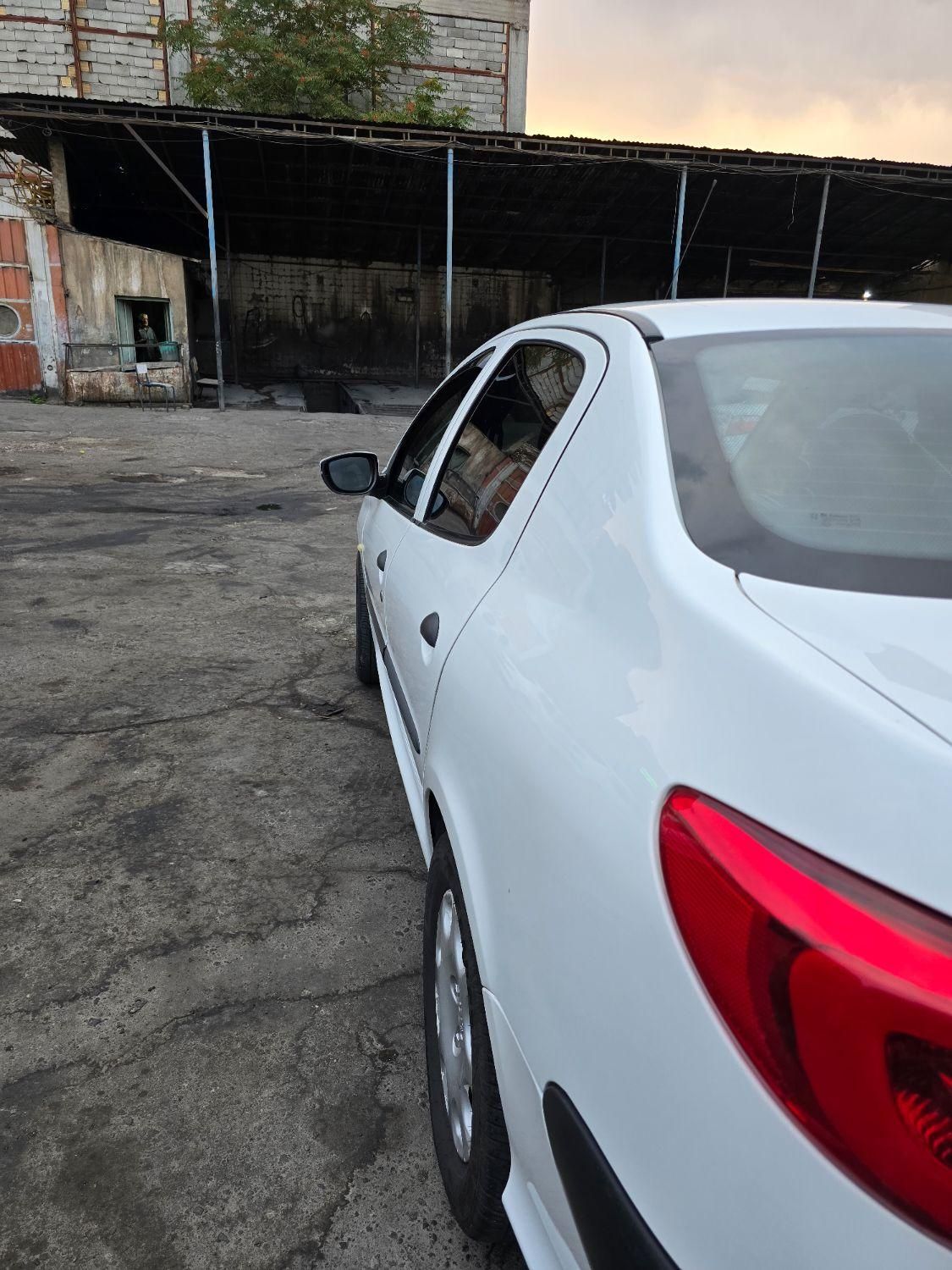 پژو ۲۰۶ صندوق دار v8 - 1396