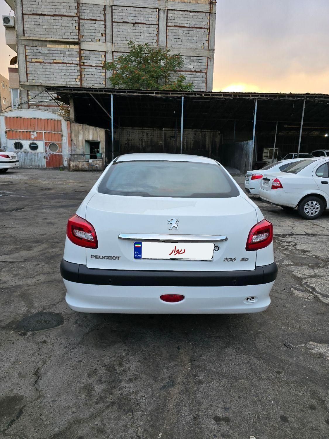 پژو ۲۰۶ صندوق دار v8 - 1396