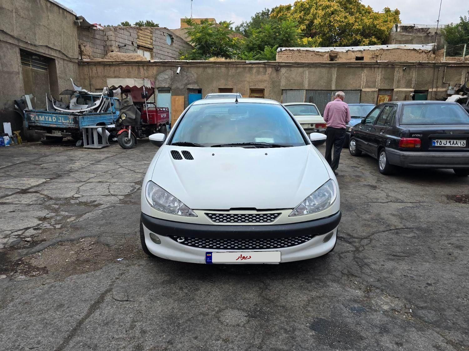 پژو ۲۰۶ صندوق دار v8 - 1396