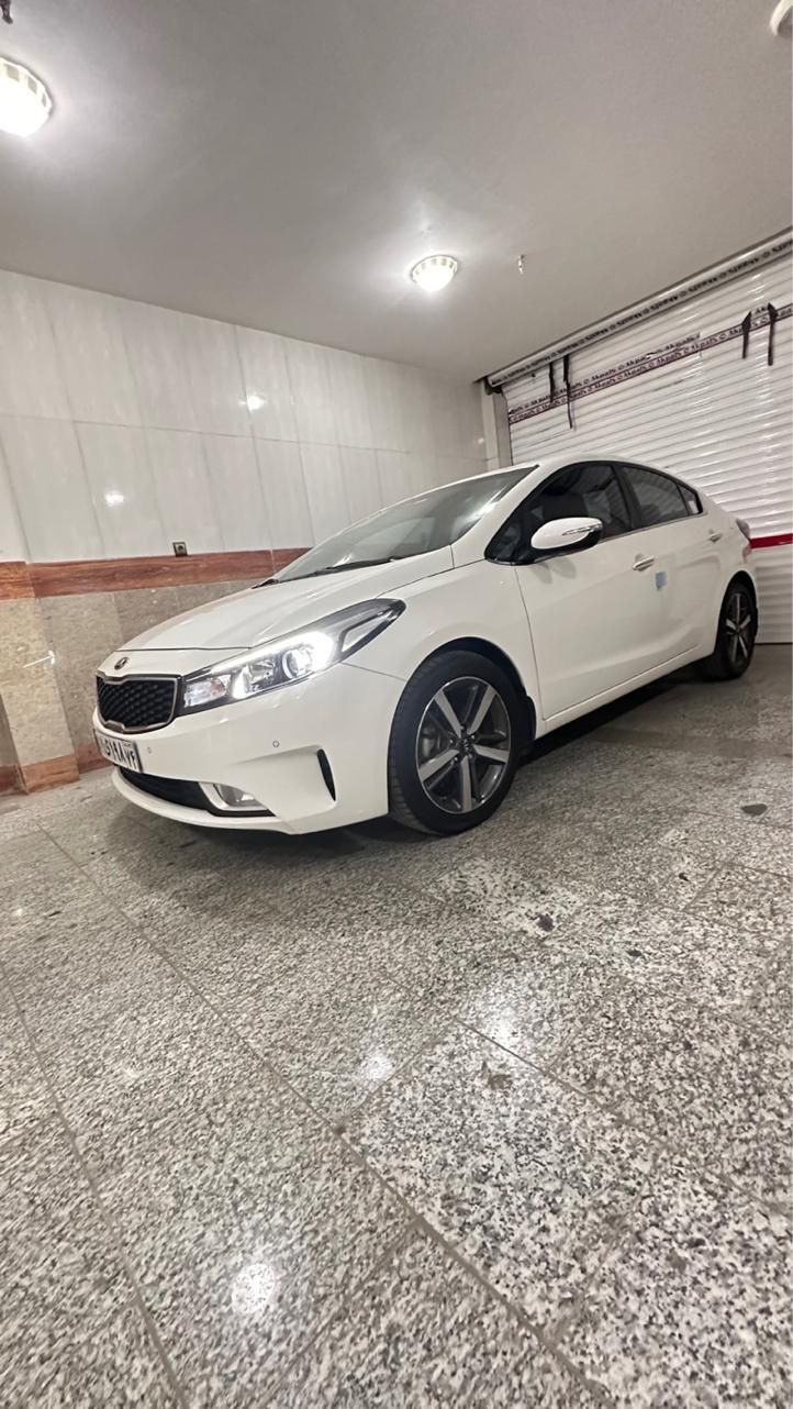کیا سراتو 2.0 لیتر اتوماتیک GT لاین - 2017