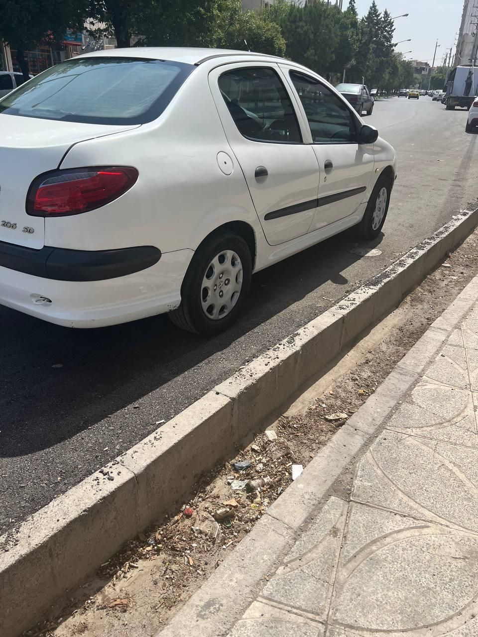 پژو ۲۰۶ صندوق دار v8 - 1391