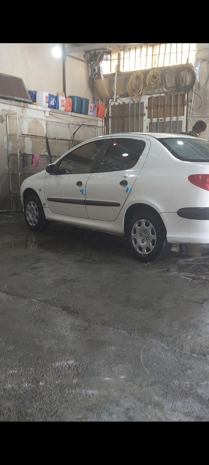 پژو ۲۰۶ صندوق دار v8 - 1391