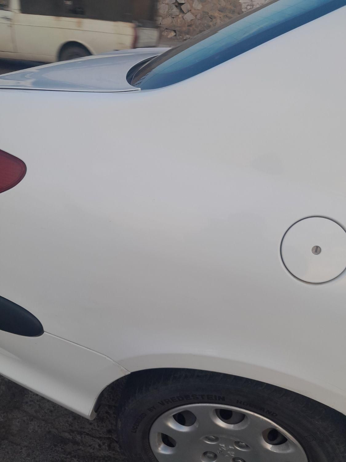 پژو ۲۰۶ صندوق دار v8 - 1394