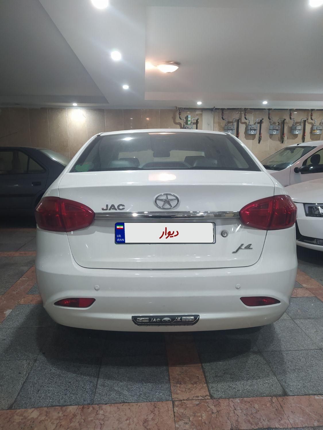 جک J4 اتوماتیک ساده - 1402