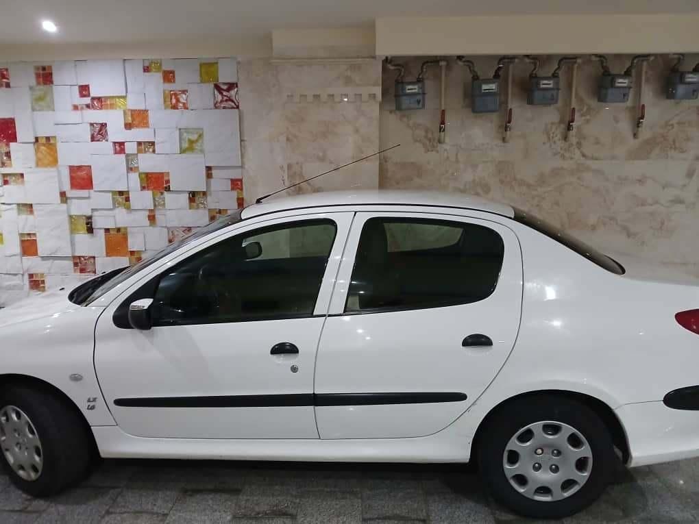 پژو ۲۰۶ صندوق دار v8 - 1395