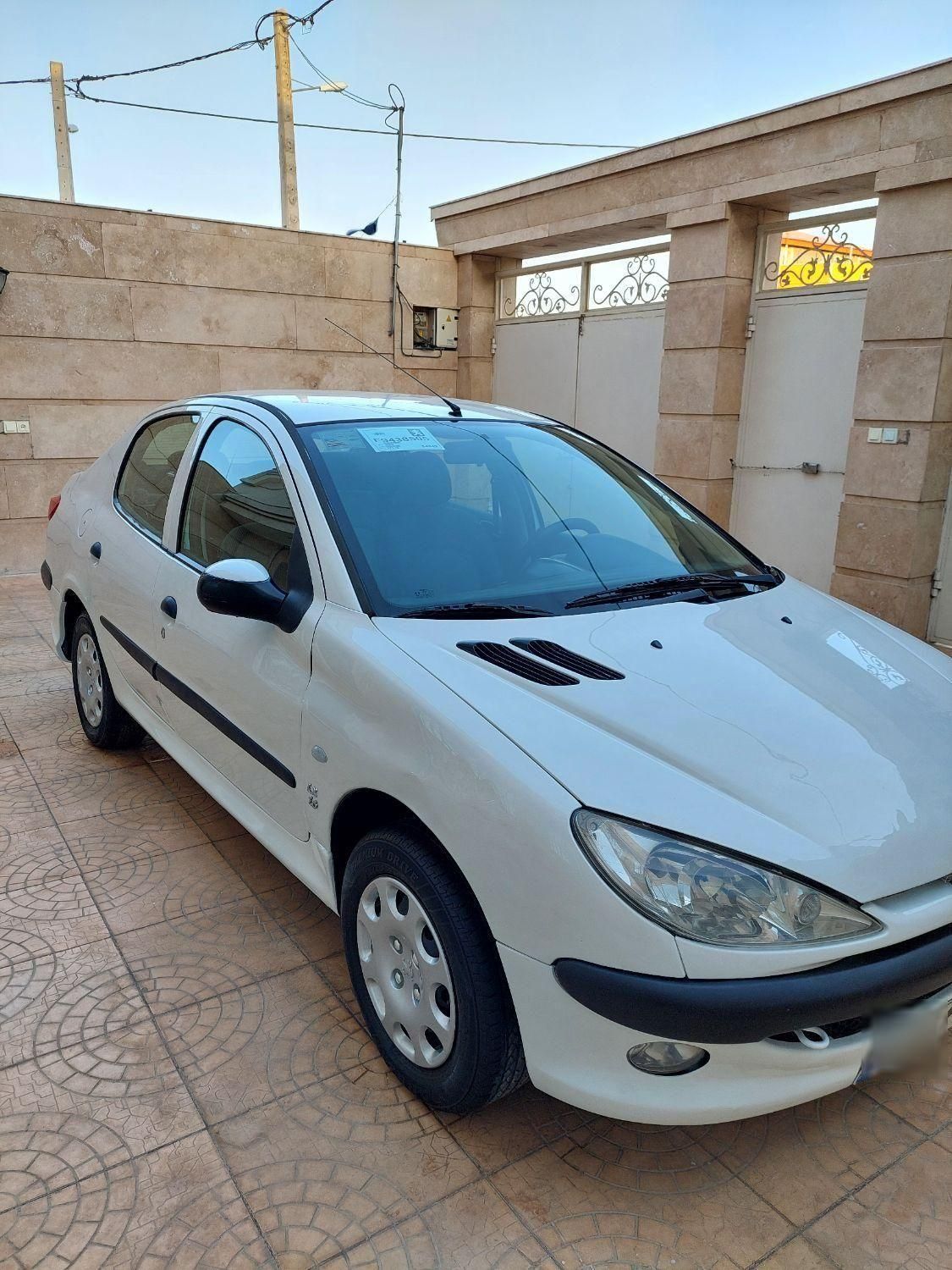 پژو ۲۰۶ صندوق دار v8 - 1393