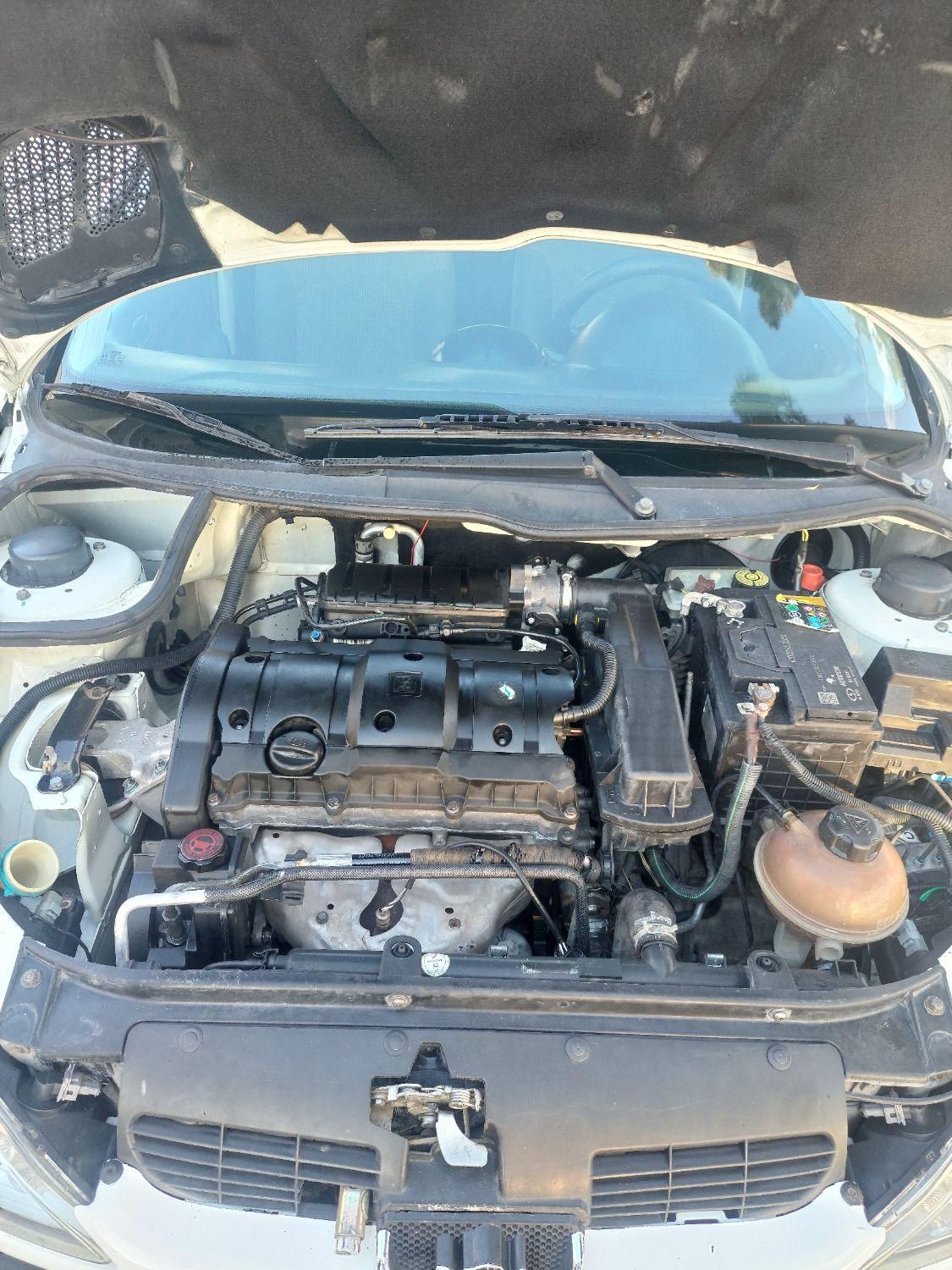 پژو ۲۰۶ صندوق دار v8 - 1393