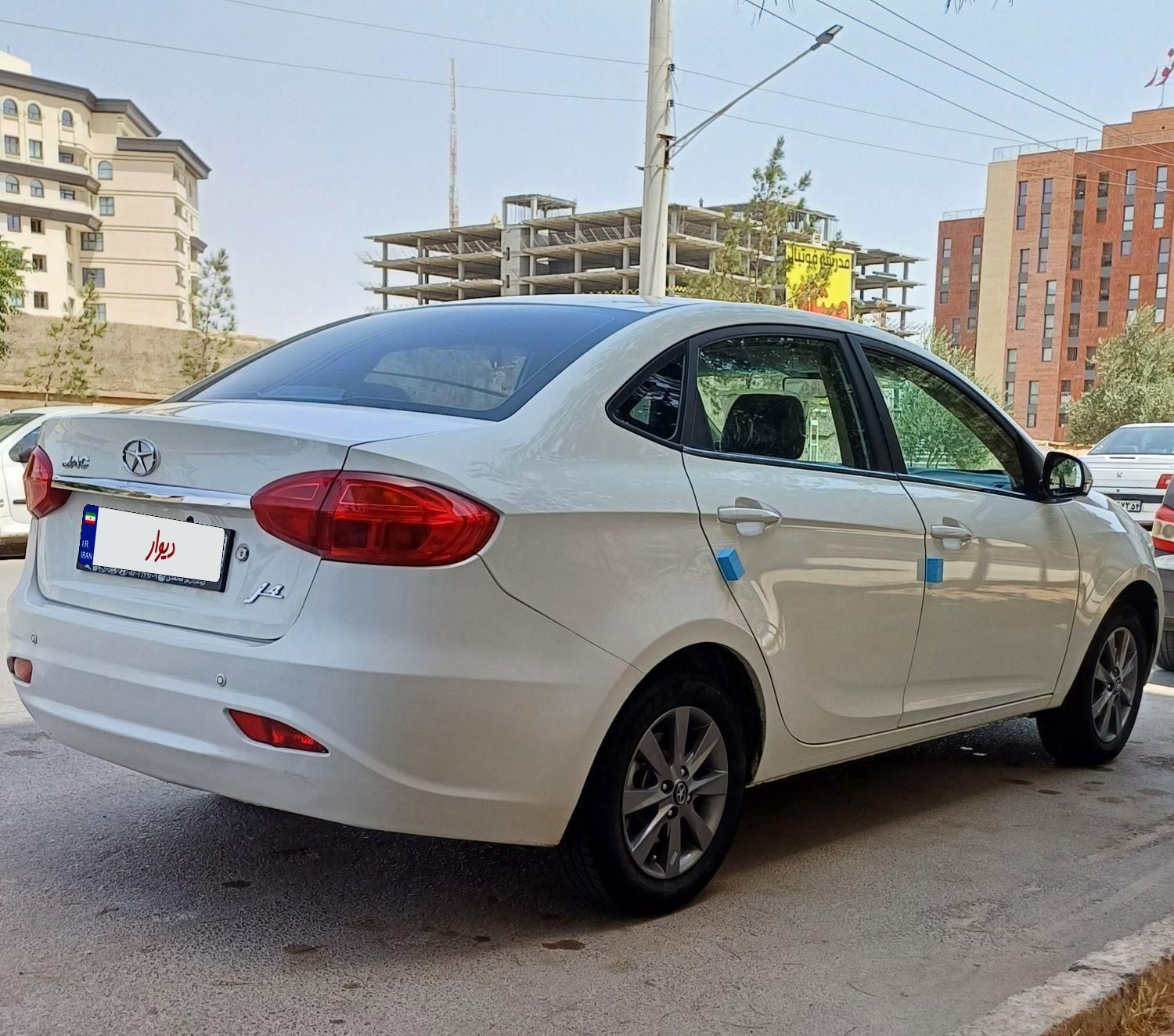 جک J4 اتوماتیک ساده - 1402