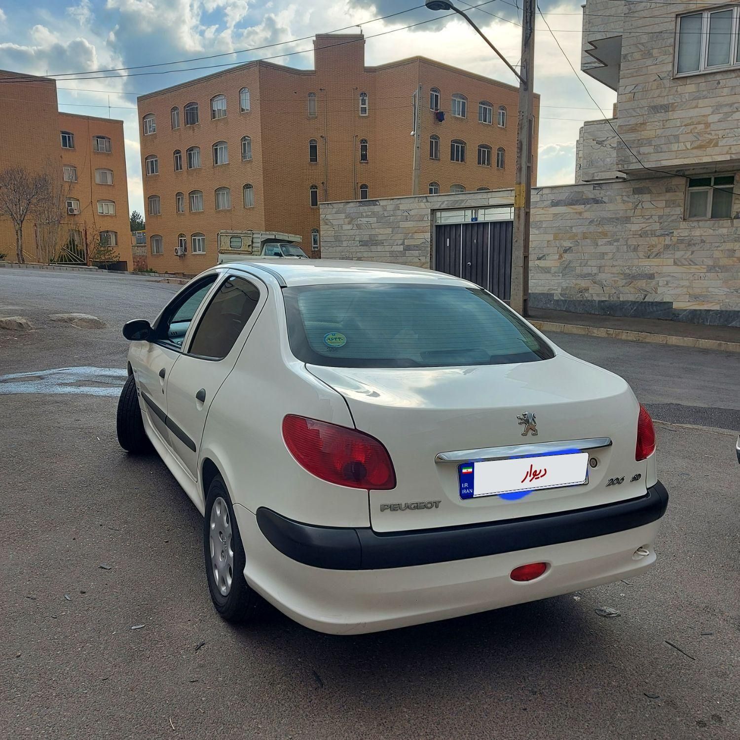 پژو ۲۰۶ صندوق دار v8 - 1399