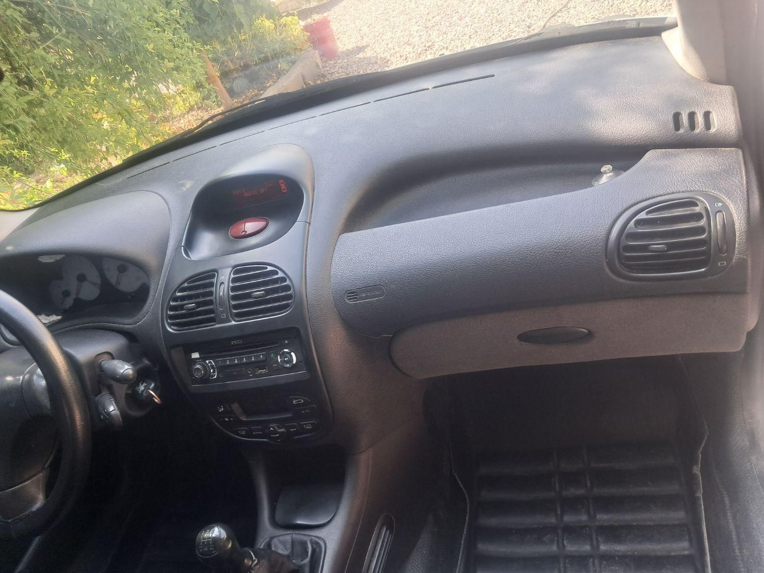 پژو ۲۰۶ صندوق دار v8 - 1394