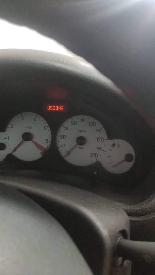 پژو ۲۰۶ صندوق دار v8 - 1399