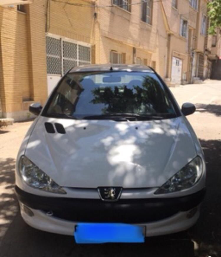 پژو ۲۰۶ صندوق دار v8 - 1392