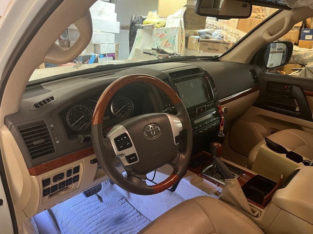 تویوتا لندکروز VXR نسل ۵ - 2014