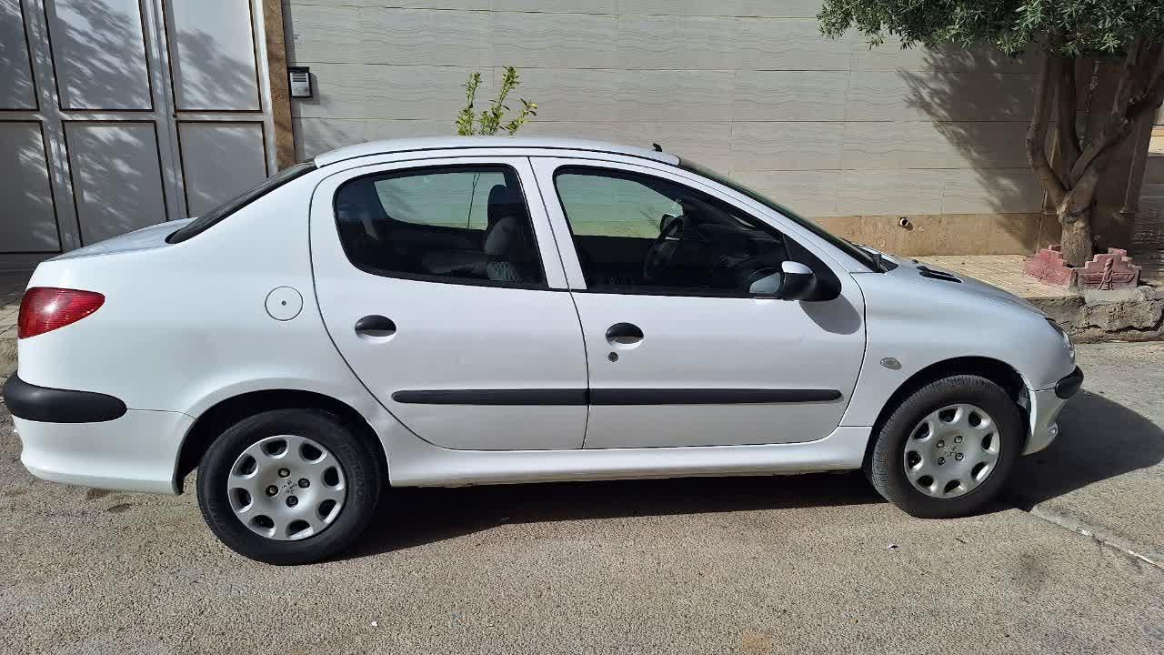 پژو ۲۰۶ صندوق دار v8 - 1395