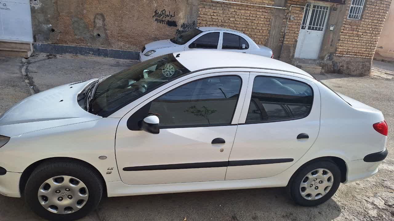پژو ۲۰۶ صندوق دار v8 - 1395