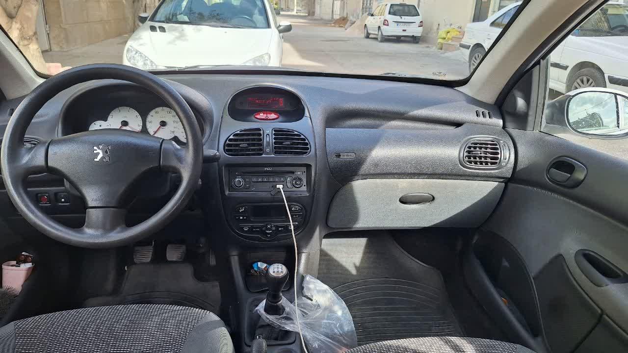 پژو ۲۰۶ صندوق دار v8 - 1395