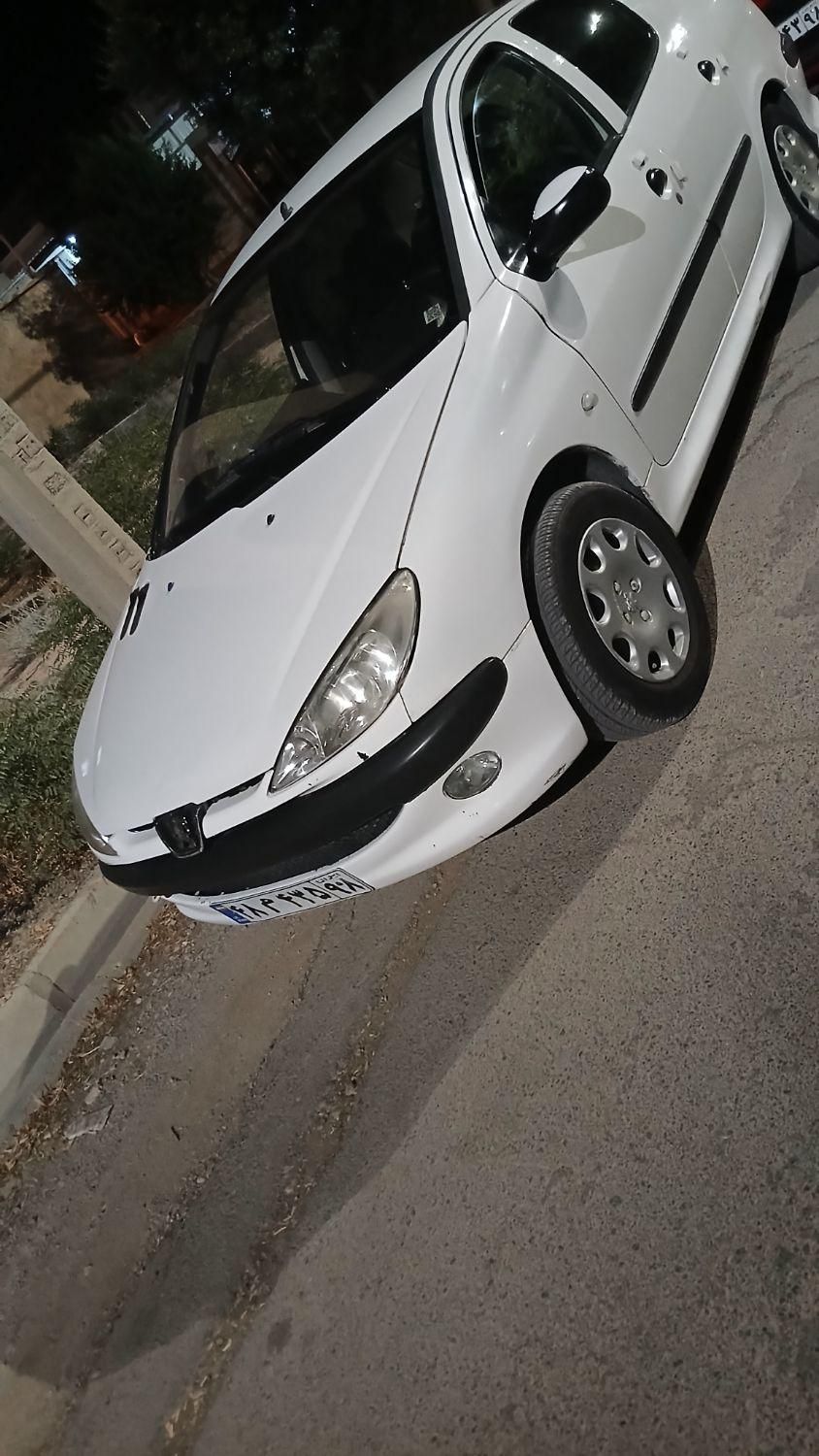 پژو ۲۰۶ صندوق دار v8 - 1394
