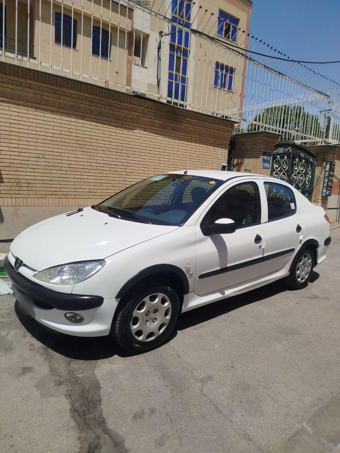 پژو ۲۰۶ صندوق دار v8 - 1395