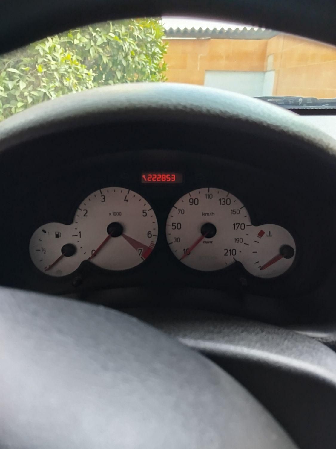 پژو ۲۰۶ صندوق دار v8 - 1395