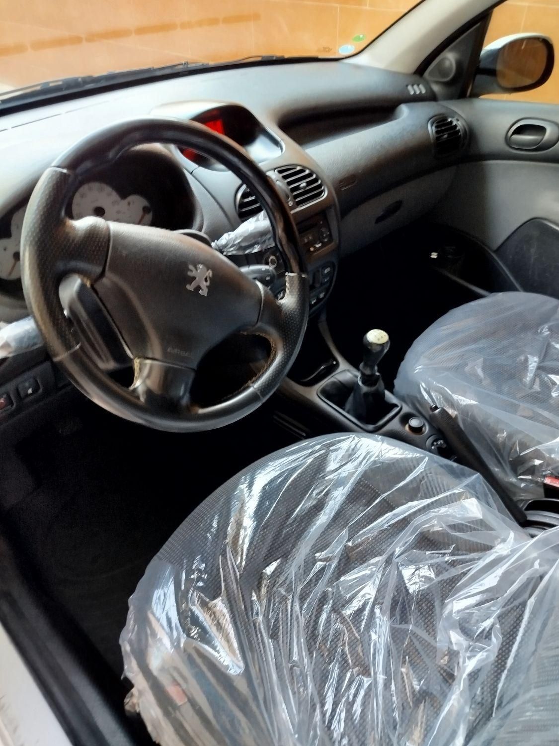 پژو ۲۰۶ صندوق دار v8 - 1395